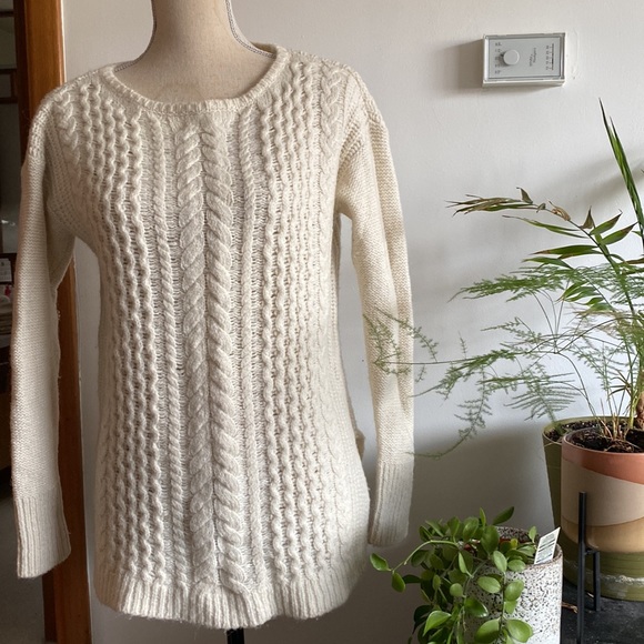 Club Monaco | Sweaters | Club Monaco Cable Knit Sweater Size Xs Merino Wool  Blend | Poshmark